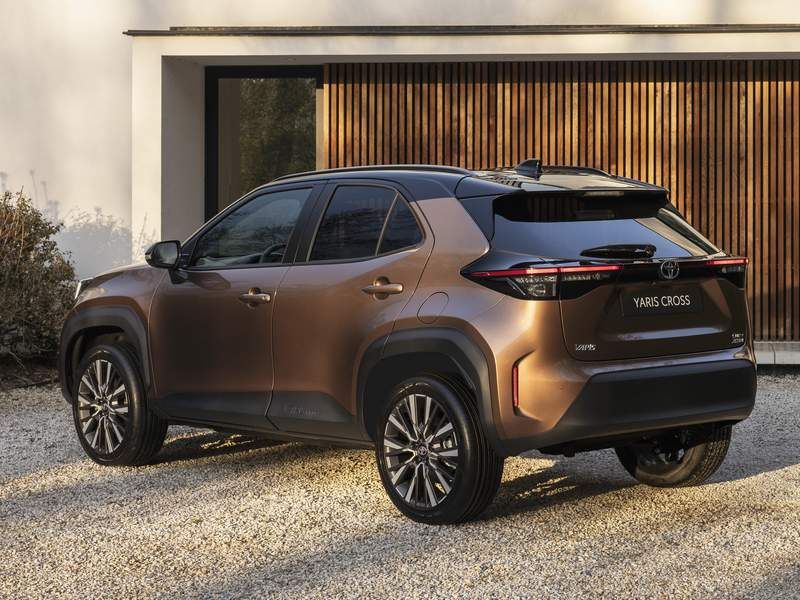 Toyota Nuova Yaris Cross posteriore