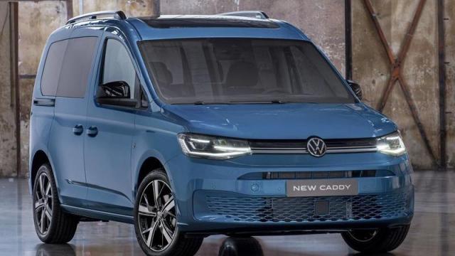 Volkswagen Nuovo Caddy tre quarti anteriore