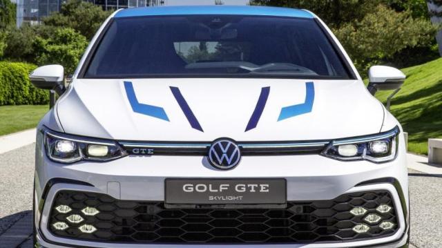 Volkswagen Golf GTE Skyline