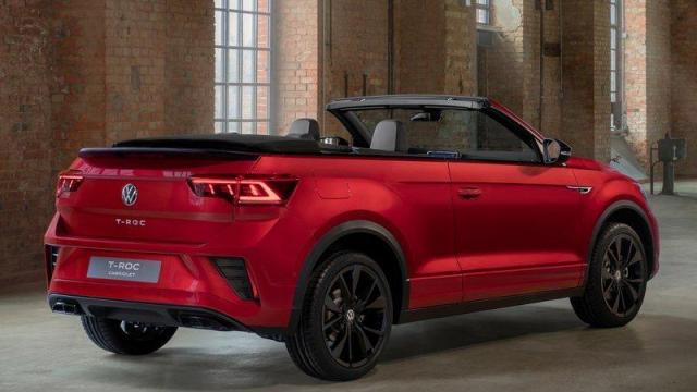 Volkswagen Nuovo T-Roc Cabriolet tre quarti posteriore