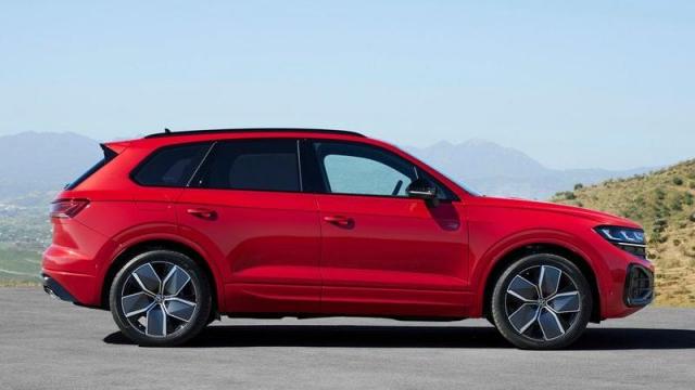 Volkswagen Nuova Touareg profilo