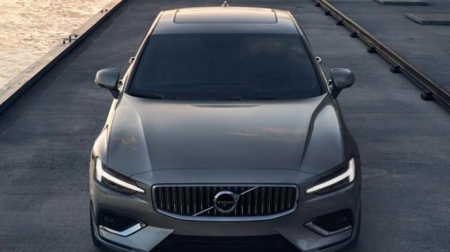 Volvo S60 frontale