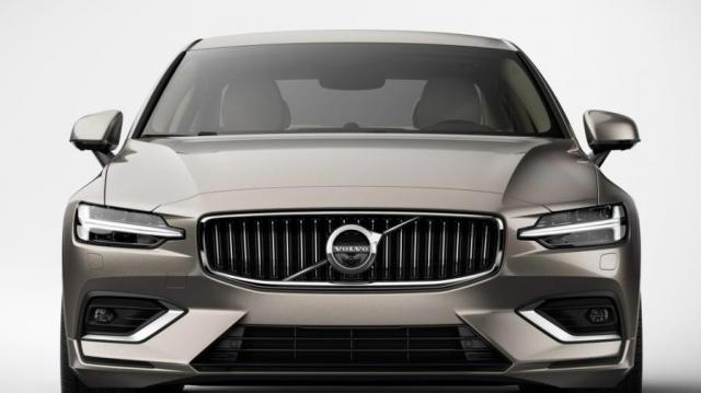 Volvo S60 grigia