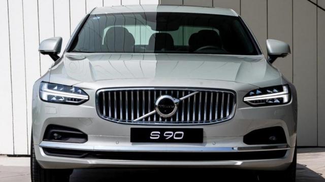 Volvo S90 frontale