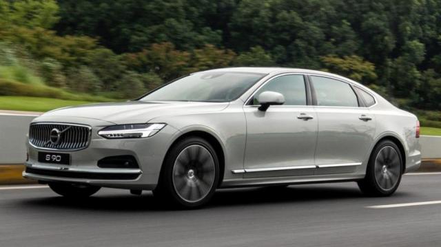 Volvo S90 strada