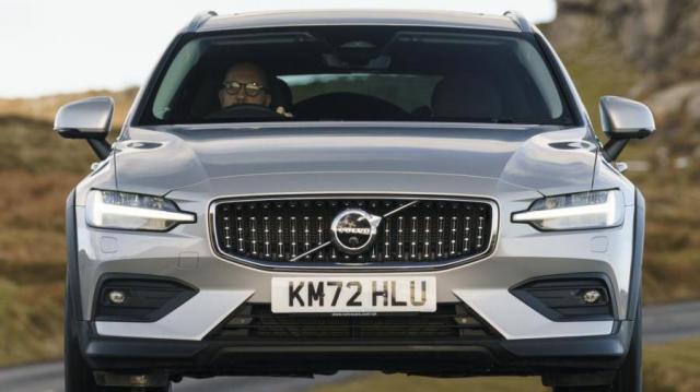 Volvo V60 Cross Country chiara