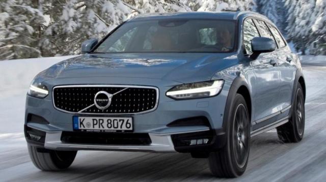 Volvo V90 Cross Country strada