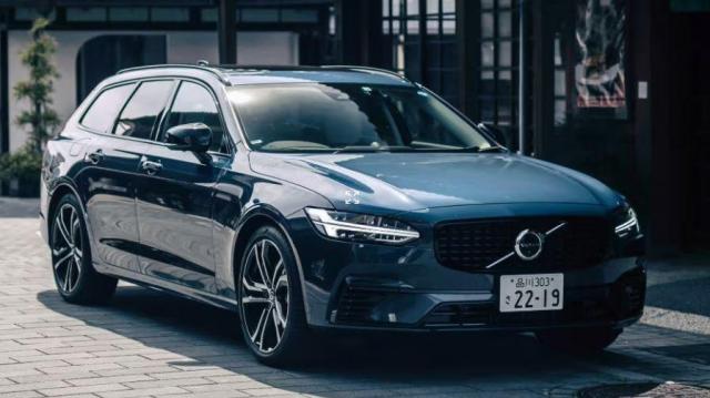 Volvo V90 Recharge movimento
