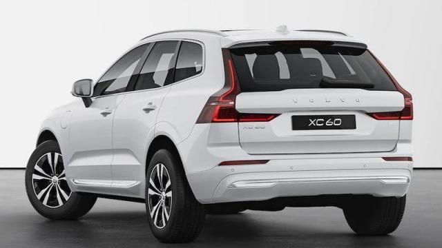 Volvo XC60 Recharge tre quarti posteriore