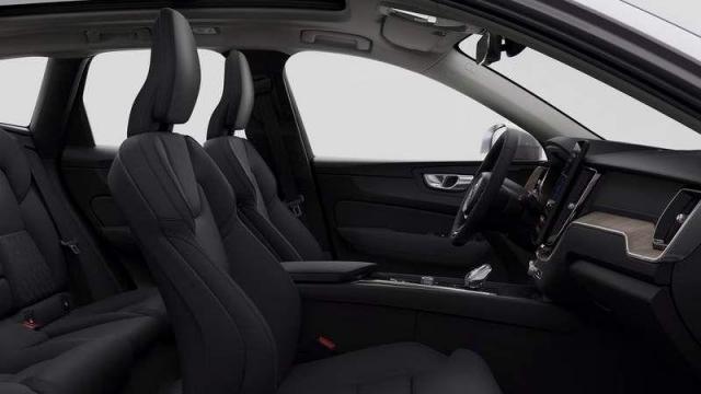 Volvo XC60 Plug-In Hybrid 1