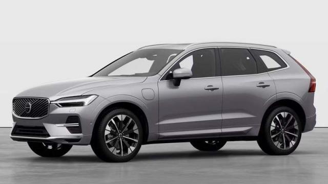 Volvo XC60 Plug-In Hybrid anteriore