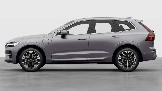 Volvo XC60 Plug-In Hybrid profilo