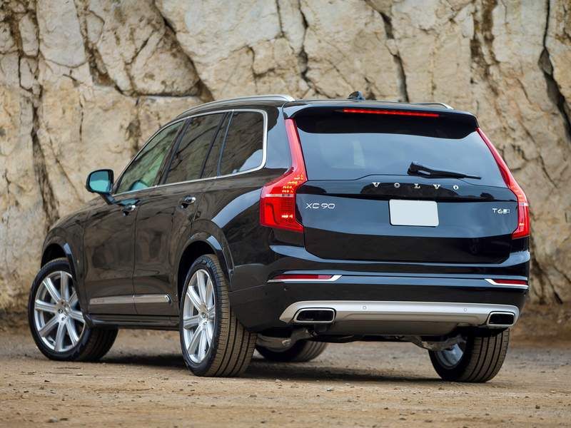 Volvo XC90 posteriore