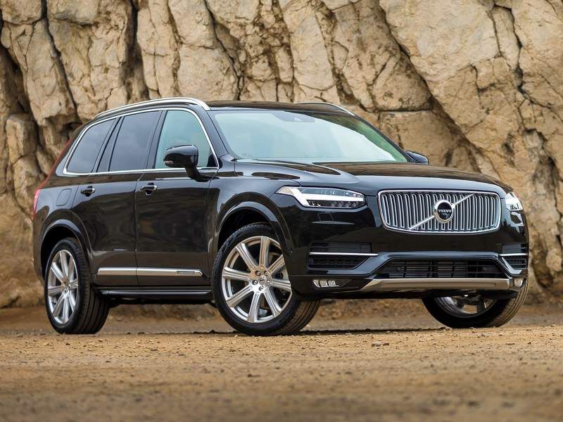 Volvo XC90 tre quarti anteriore